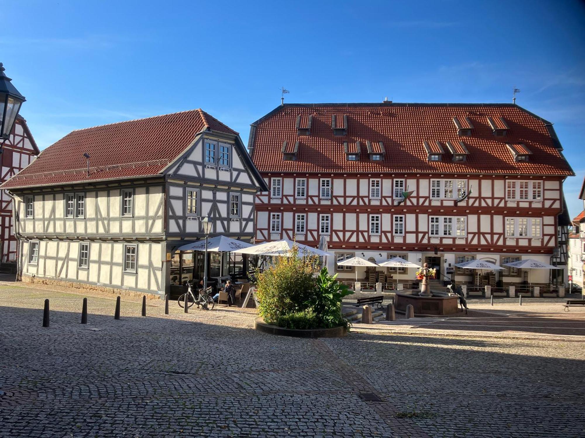 Altes Rathaus Hotel-Restaurant-Cafe Wolfhagen ภายนอก รูปภาพ