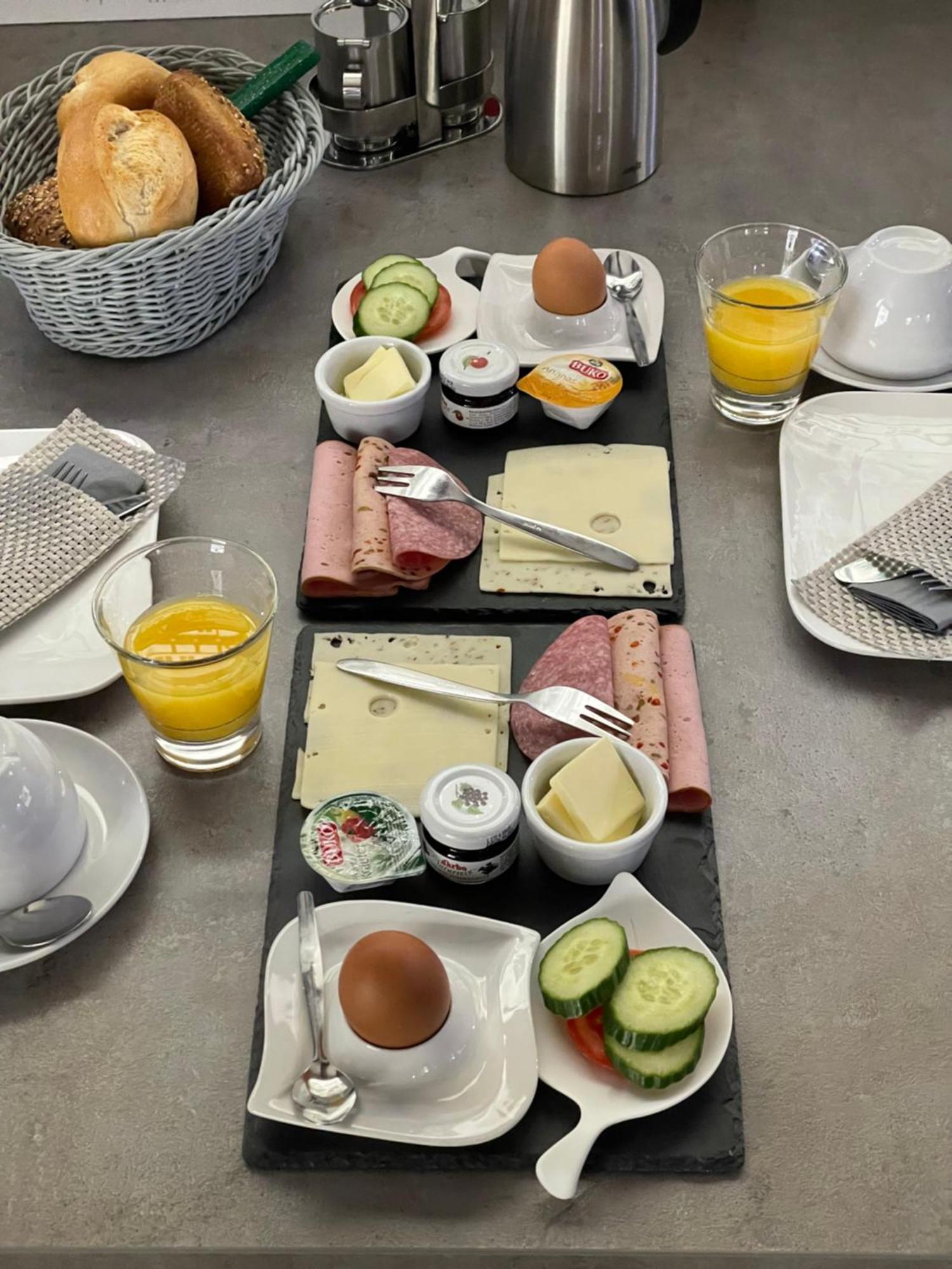 Altes Rathaus Hotel-Restaurant-Cafe Wolfhagen ภายนอก รูปภาพ