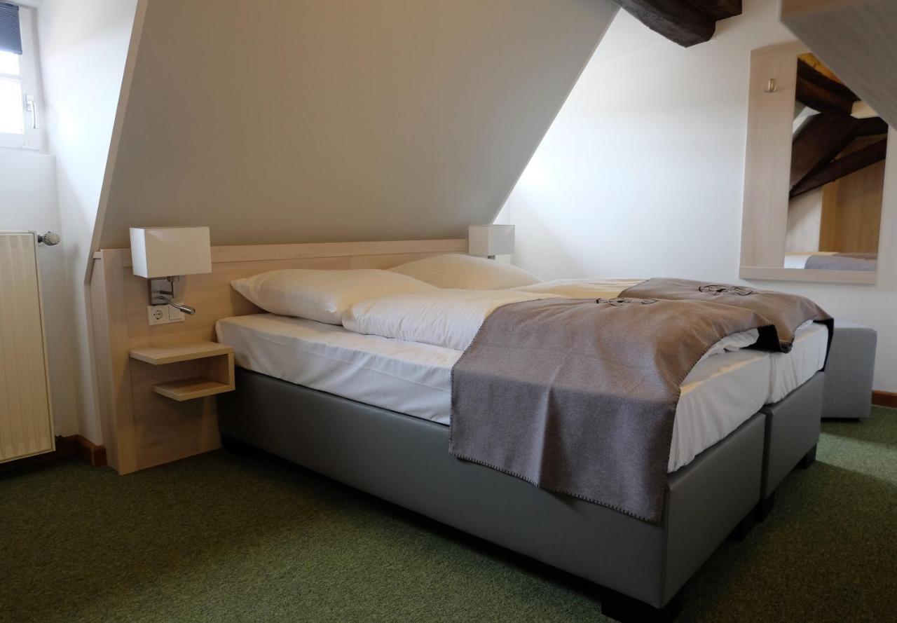 Altes Rathaus Hotel-Restaurant-Cafe Wolfhagen ภายนอก รูปภาพ