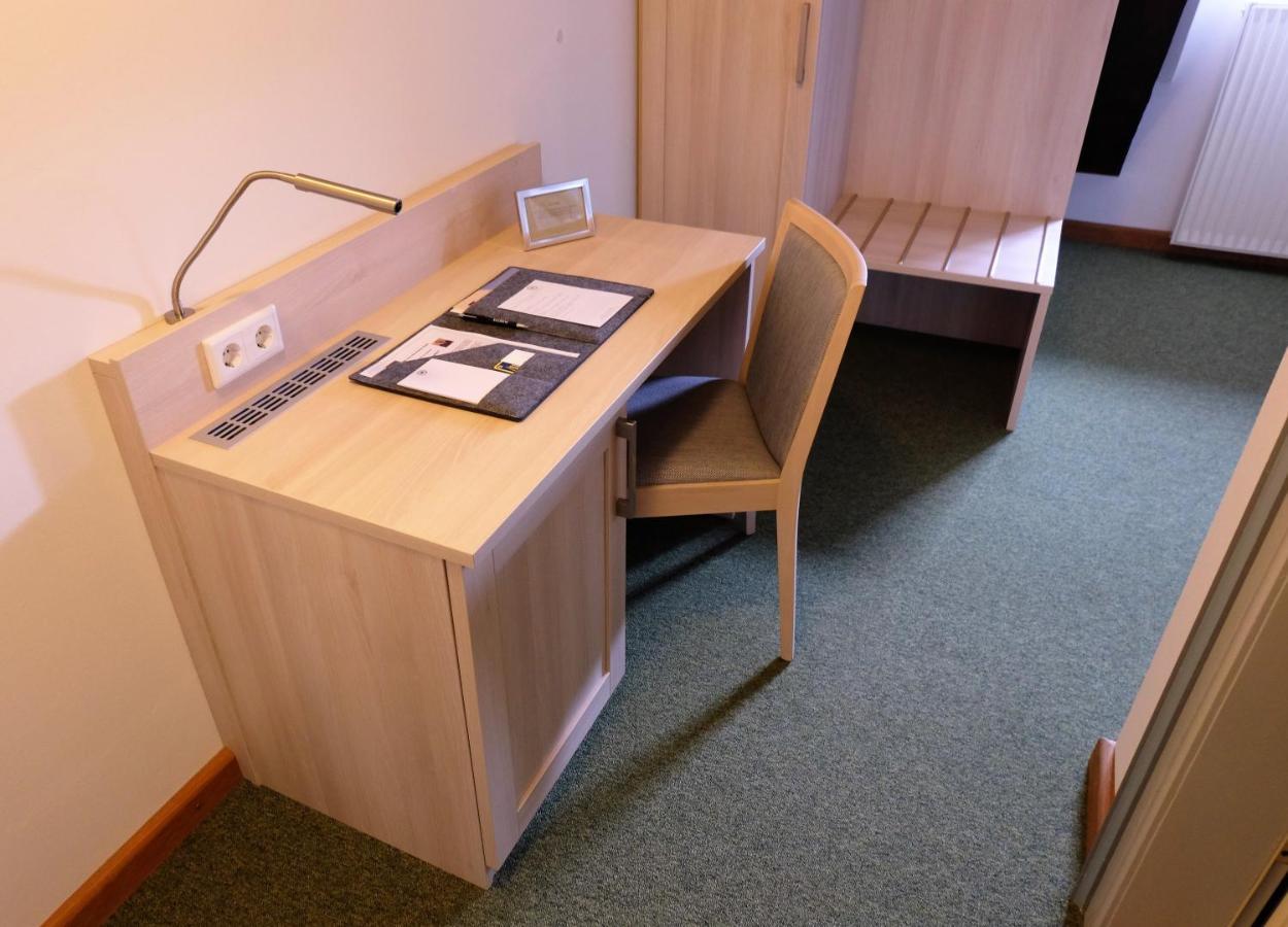 Altes Rathaus Hotel-Restaurant-Cafe Wolfhagen ภายนอก รูปภาพ